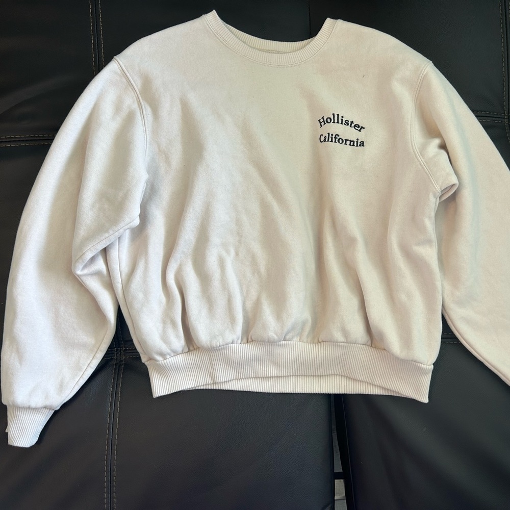 Hollister cream crewneck